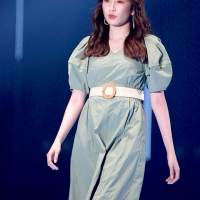 吉田朱里「マイナビ TGC 2020 S/S」