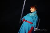 りんごちゃん、鮮やかブルーのファッションでランウェイ