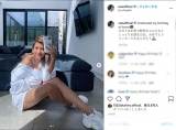 ローラ、美デコルテ＆美脚のぞく白シャツ姿が反響「綺麗！」