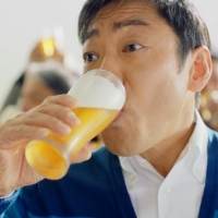 ビール好き香川照之、撮影で気合十分