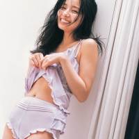 村瀬紗英、初写真集の発売前重版が決定