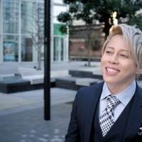 西川貴教「消臭力」新CMで全力疾走＆歌唱「空気を変えるぞ」