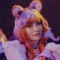 きゃりー、丸坊主に