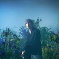 w-inds.KEITA×岡崎体育、対照的な２人が織りなすMVの世界観