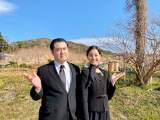 新木優子、“蟹江”小手伸也ポーズで２ショット　ファン「笑顔かわいい」