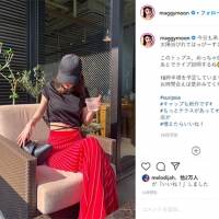 マギー、おなか見せゴージャスなファッション「ウェストめっちゃ細い」