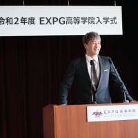 TETSUYA「夢をすべて叶えて欲しい！」オンライン入学式で新入生にエール