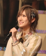 岡田奈々、目頭に光るもの　歌に宿る思い