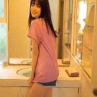 高橋ひかる、圧倒的な透明感で表紙