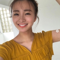岡崎紗絵、お団子ヘアにビタミンカラーのワンピースで元気印「可愛い」