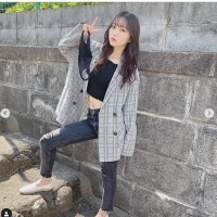 NMB48山本彩加、へそ出し辛口コーデ