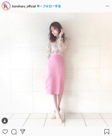 AKB48込山榛香、ピンクのタイトスカートで上品に「大人っぽくて素敵」