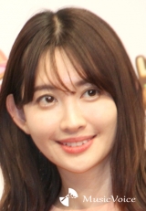 小嶋陽菜、引退まゆゆは「誇り」　AKB48時代の２ショット投稿