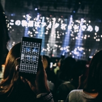 amazarahsi、世界中で多数の賞を受賞した武道館ライブの無料配信が決定