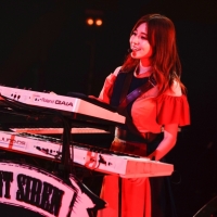 SILENT SIREN「諦めないこの世界は最高」無観客ライブで見せた音楽愛