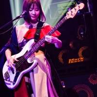 SILENT SIREN「諦めないこの世界は最高」無観客ライブで見せた音楽愛