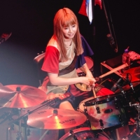 SILENT SIREN「諦めないこの世界は最高」無観客ライブで見せた音楽愛