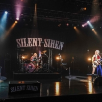 SILENT SIREN「諦めないこの世界は最高」無観客ライブで見せた音楽愛