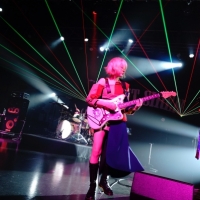 SILENT SIREN「諦めないこの世界は最高」無観客ライブで見せた音楽愛