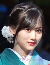 乃木坂46山下美月、オフショルダードレスで肩出し＆美しい腕周り　ツヤ髪も反響