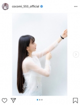Cocomi、透け感トップスで爽やかに　映える黒髪「美しい」