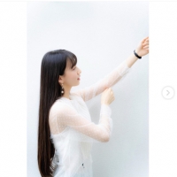 Cocomi、透け感トップスで爽やかに　映える黒髪「美しい」
