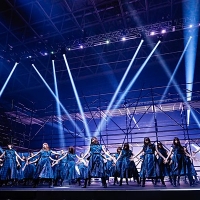欅坂46、初の配信ライブで約30万人魅了