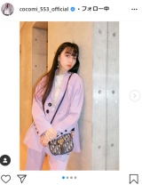 Cocomi、パープルのセットアップでセクシーに