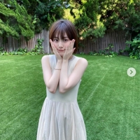 山下美月、ノースリニットワンピ