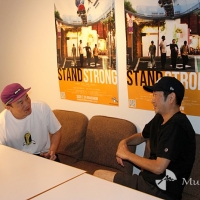 岡田晋と菊池久志「STAND STRONG」対談
