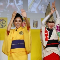 桐谷健太と小島瑠璃子が阿波おどり