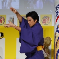 桐谷健太と小島瑠璃子が阿波おどり