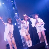 TPD「皆さんに早く会えますように！」初の無観客配信ライブで16曲披露