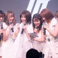 TPD「皆さんに早く会えますように！」初の無観客配信ライブで16曲披露