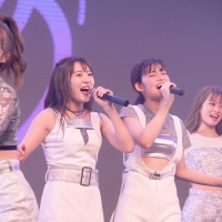TPD「皆さんに早く会えますように！」初の無観客配信ライブで16曲披露
