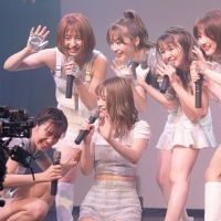 TPD「皆さんに早く会えますように！」初の無観客配信ライブで16曲披露