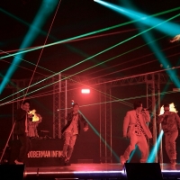 DOBERMAN INFINITY「離れてるなんて関係ない」配信ライブで見せた気概