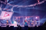 E-girls「皆さんに早く恩返しをしたい」配信ライブで見せた11人の想い