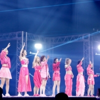 E-girls「皆さんに早く恩返しをしたい」配信ライブで見せた11人の想い