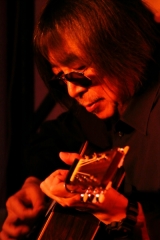ギタリスト安田裕美さん、大腸がんにより逝去