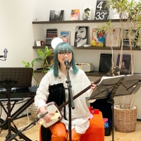 朝倉さや「音楽の旅、心の旅を」部屋から本気届けた誕生日前夜
