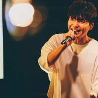 星野源「配信だとみんなに言える」10周年記念ライブで届けた感謝
