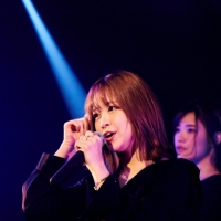 新生DEAR KISS「もっと力を付けて大きなステージに」配信ライブ８曲披露