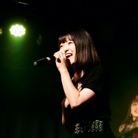 新生DEAR KISS「もっと力を付けて大きなステージに」配信ライブ８曲披露