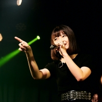 新生DEAR KISS「もっと力を付けて大きなステージに」配信ライブ８曲披露
