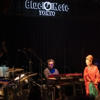 MISIA、衣装に合わせたデザインのマスクで歌唱　ステージから届けた音楽の力