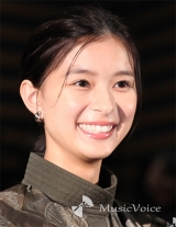 【愛くるしい“トラ顔”芳根京子】ダブルピースで新年の挨拶