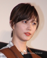 本田翼、へそ出しショート丈トップス反響「スタイル良すぎ」