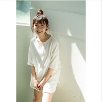 渡辺美優紀、ビックシルエットの白Ｔで彼女感
