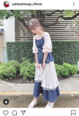 柏木由紀、デニムドッキングのセットアップをワンピ風に着こなし